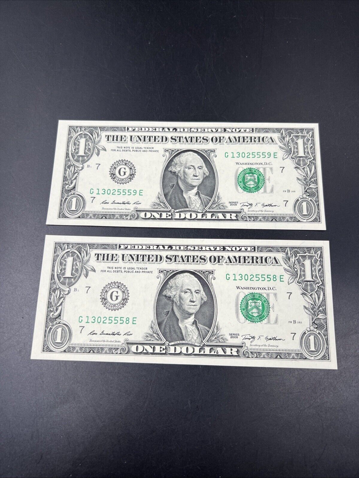 Lot of 2 Consecutive 1988 A $1 One Dollar FRN Federal Reserve Notes Choice UNC