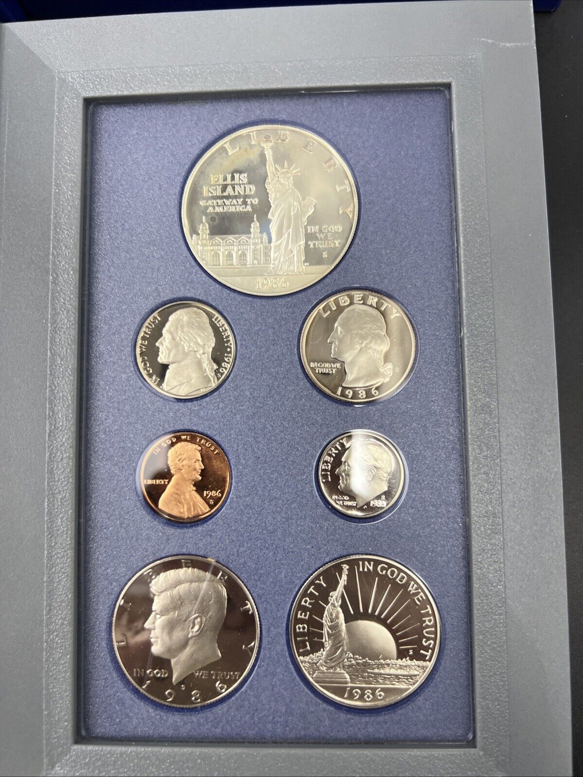 1986 S US Mint Prestige Proof Set w/ Statue of Liberty Silver Dollar Box & COA