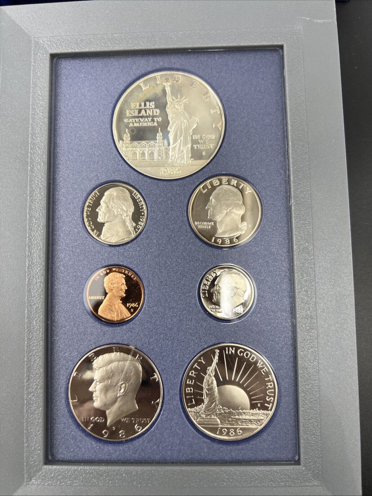 1986 S US Mint Prestige Proof Set w/ Statue of Liberty Silver Dollar Box & COA