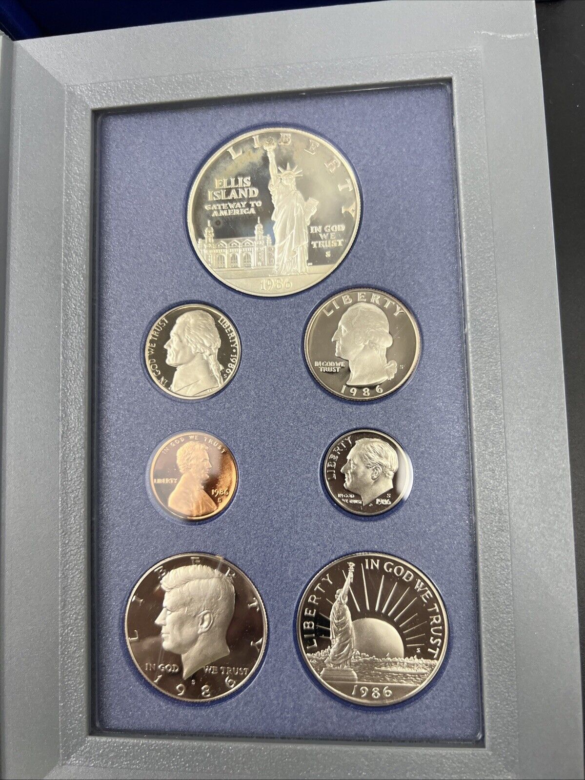 1986 S US Mint Prestige Proof Set w/ Statue of Liberty Silver Dollar Box & COA