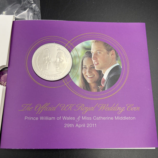 2011 Royal Mint Royal Wedding William & Kate £5 Five Pound Coin Original Pack #B