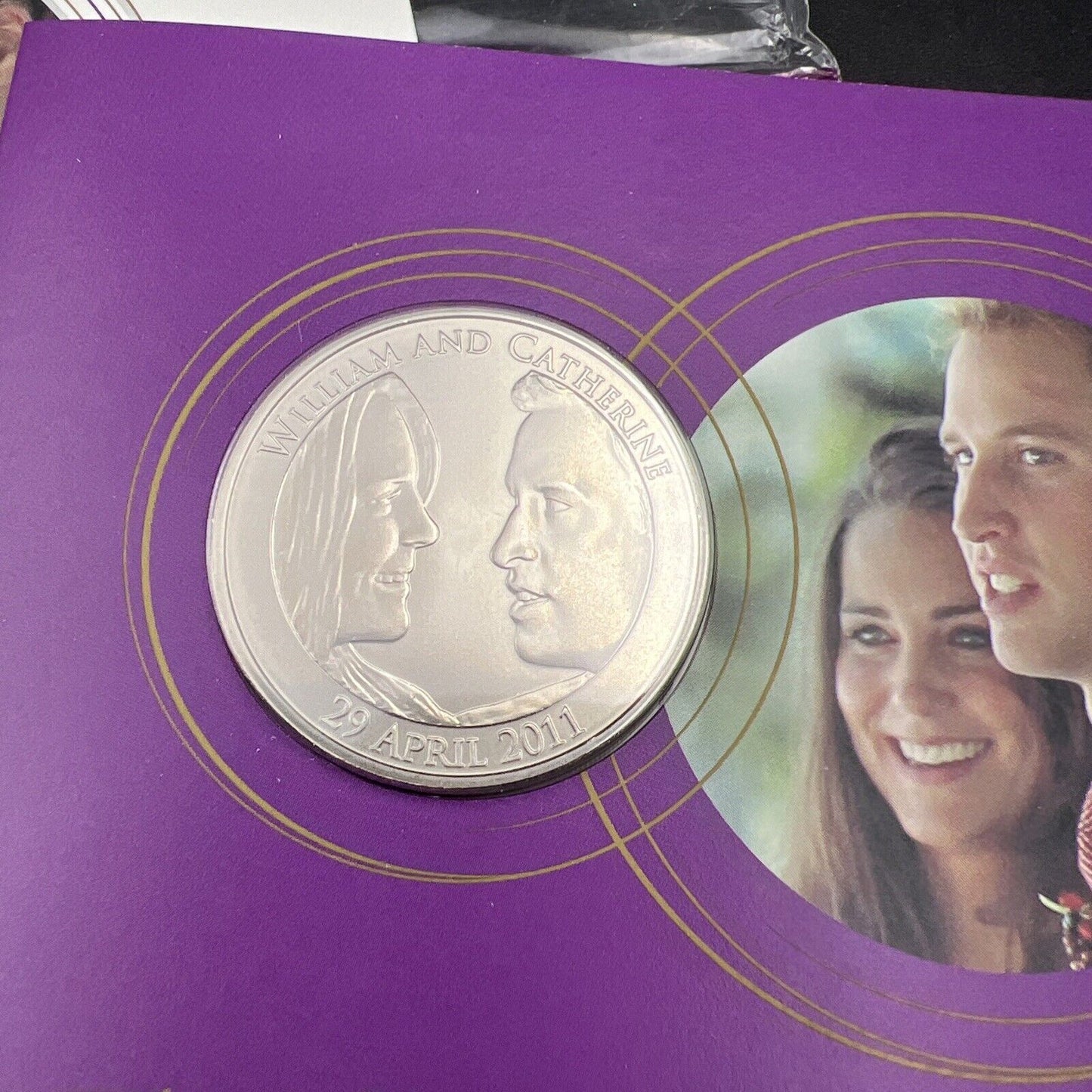 2011 Royal Mint Royal Wedding William and Kate £5 Five Pound Coin Original Pack