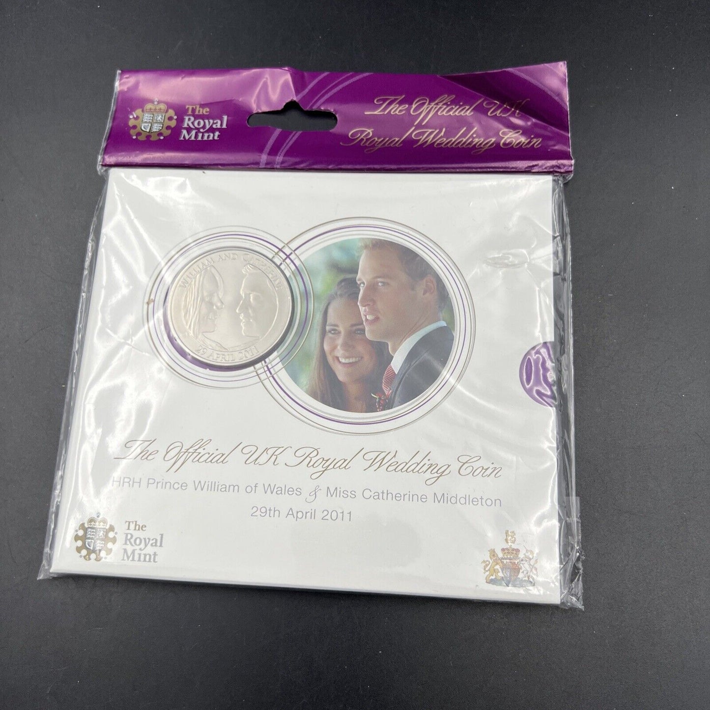 2011 Royal Mint Royal Wedding William and Kate £5 Five Pound Coin Original Pack