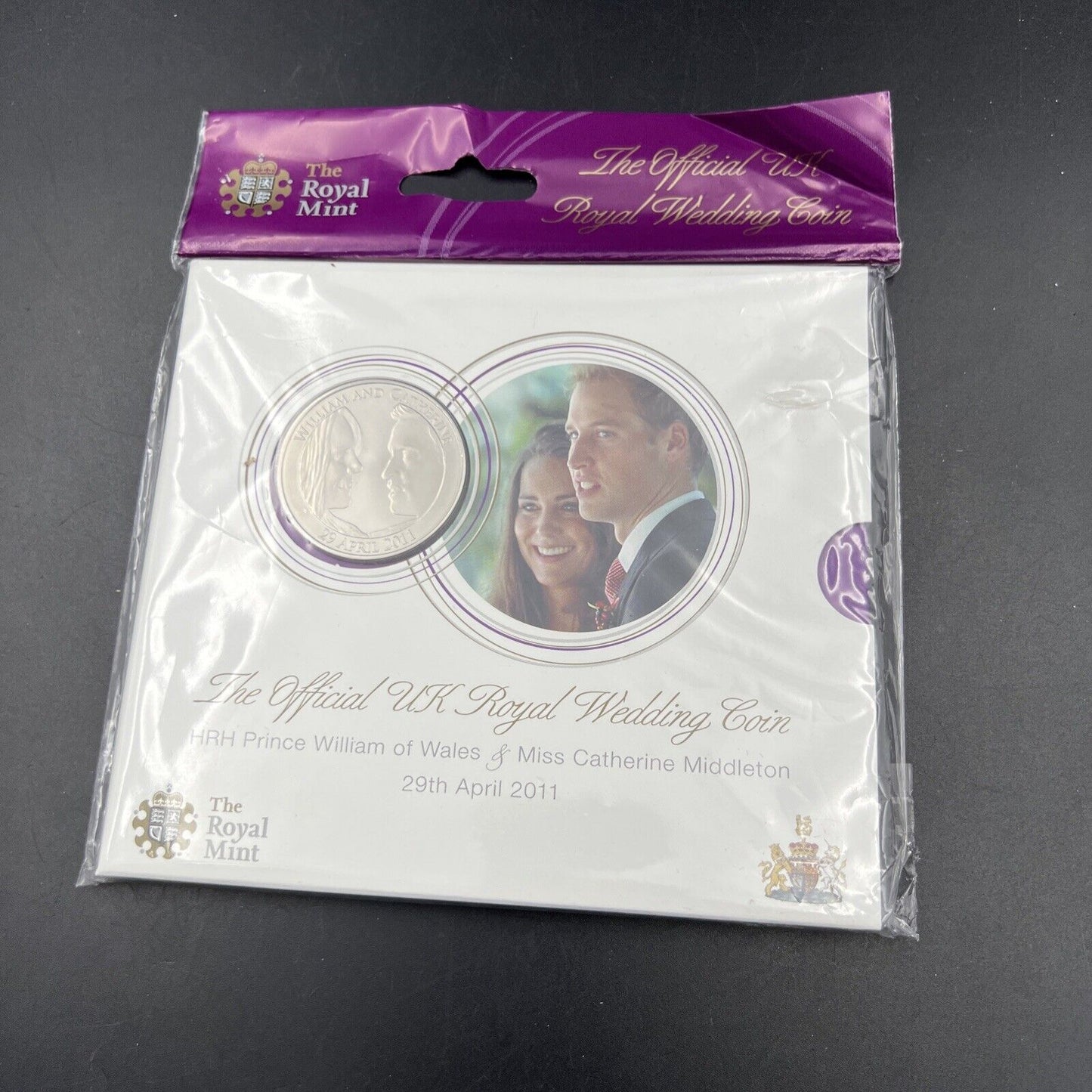2011 Royal Mint Royal Wedding William and Kate £5 Five Pound Coin Original Pack