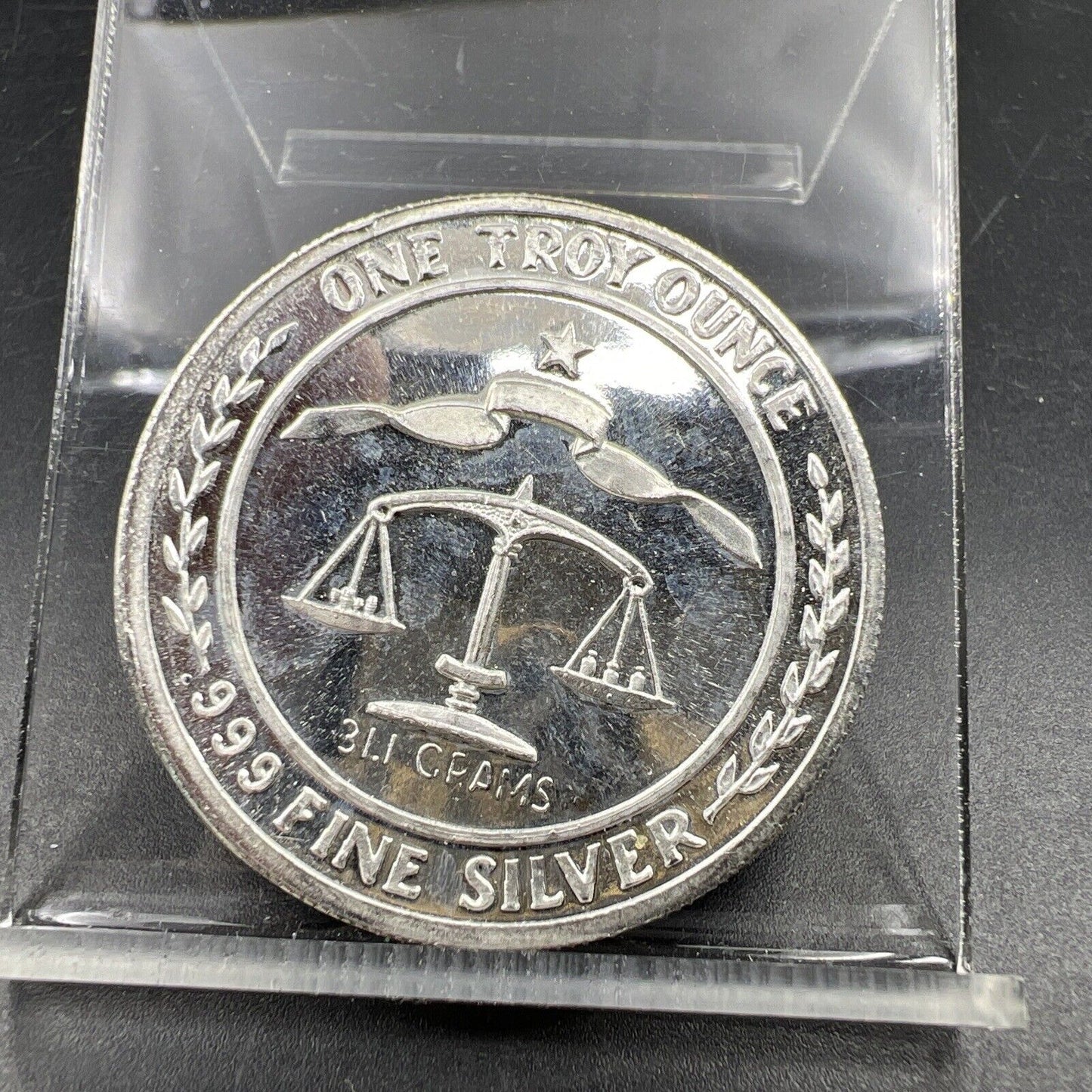 1983 Vintage 1 oz .999 Silver Art Round Broken Partial Collar MAJOR Rim Error PF