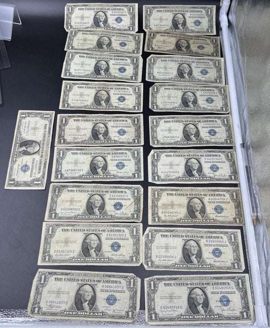 Lot of 19 $1 One Dollar 1935 Blue Seal Silver Certificate Notes VG Circ #857