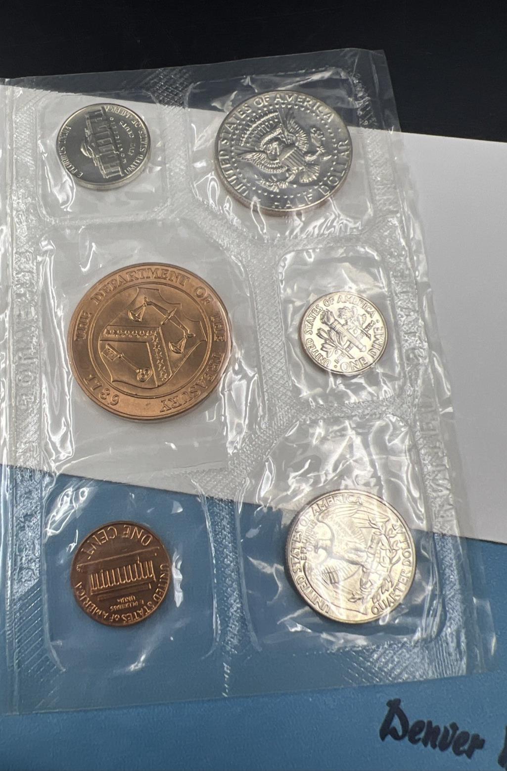 1981 D Denver Mint Souvenir Set Uncirculated Coins and Medal With Envelope