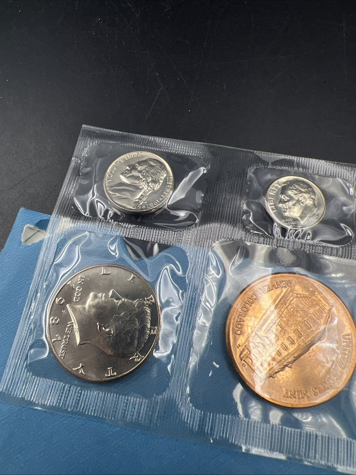 1987 D Denver Mint Souvenir Set Uncirculated Coins and Medal With Envelope