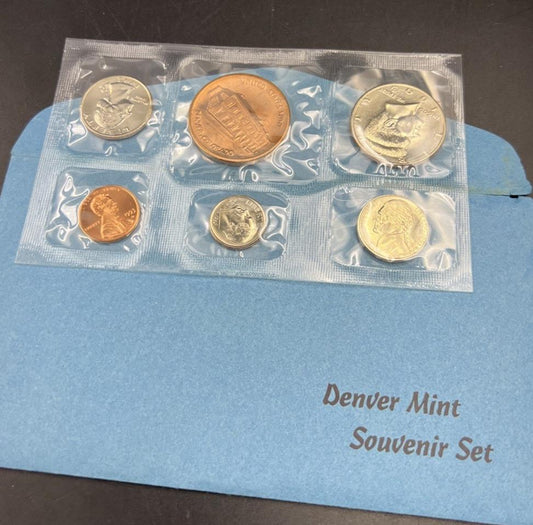 1993 D Denver Mint Souvenir Set Uncirculated Coins and Medal With Envelope