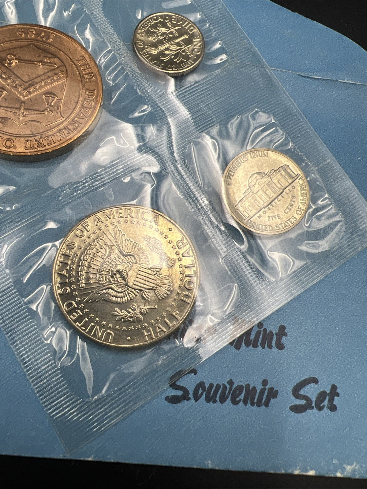1988 D Denver Mint Souvenir Set Uncirculated Coins and Medal With Envelope