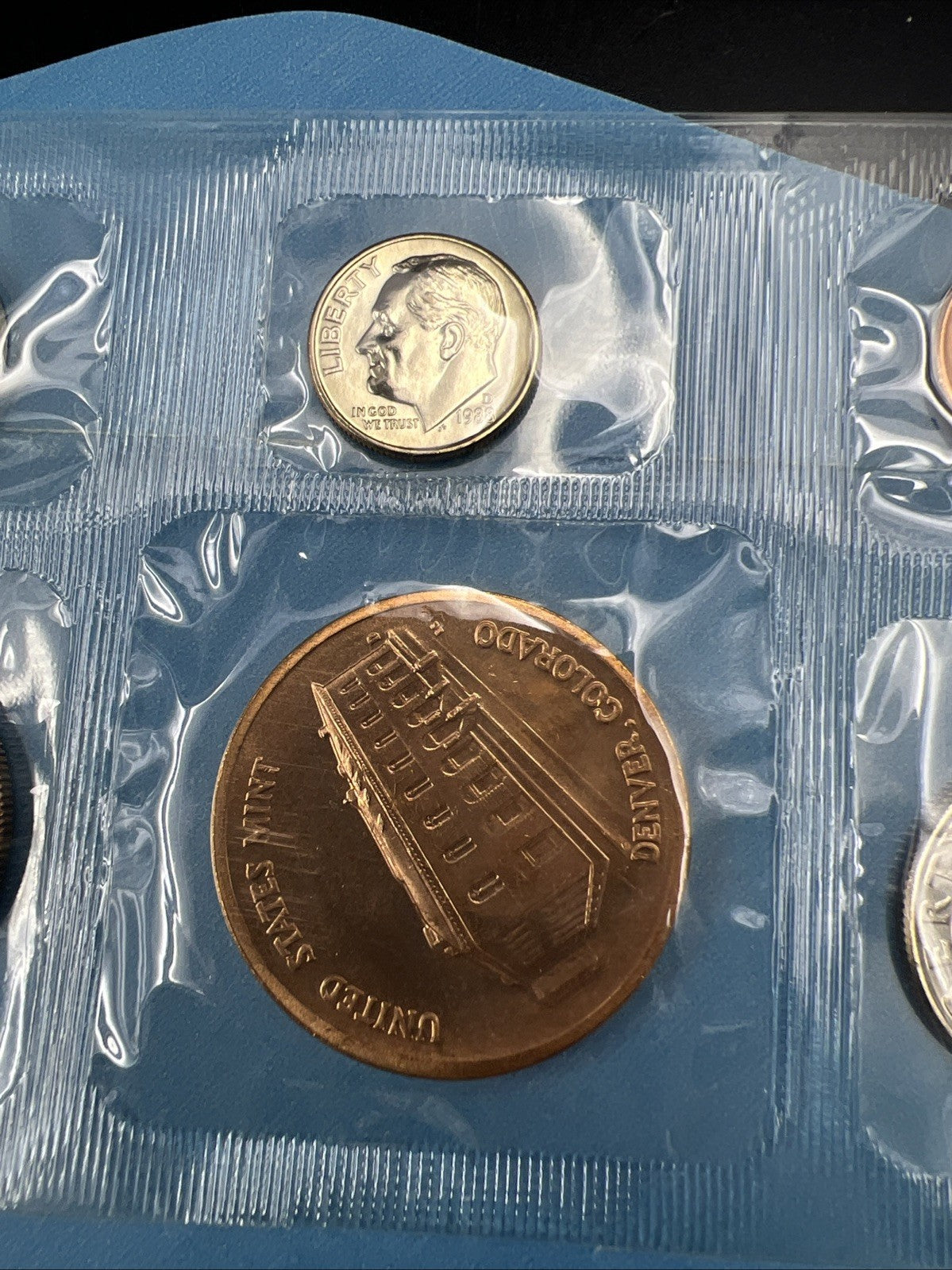 1988 D Denver Mint Souvenir Set Uncirculated Coins and Medal With Envelope