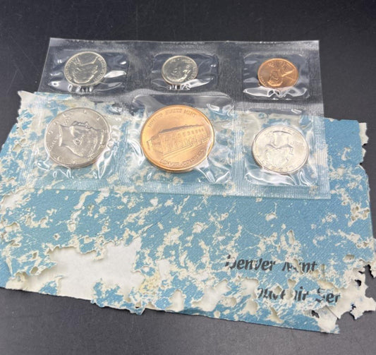 1991 D Denver Mint Souvenir Set Uncirculated Coins and Medal Tattered Envelope