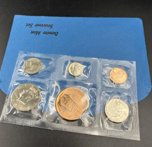 1995 D Denver Mint Souvenir Set Uncirculated Coins and Medal With Envelope