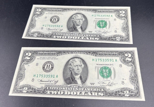 2 Consecutive 1976 $2 FRN Bicentennial Federal Reserve Notes CH VF / XF Circ #91