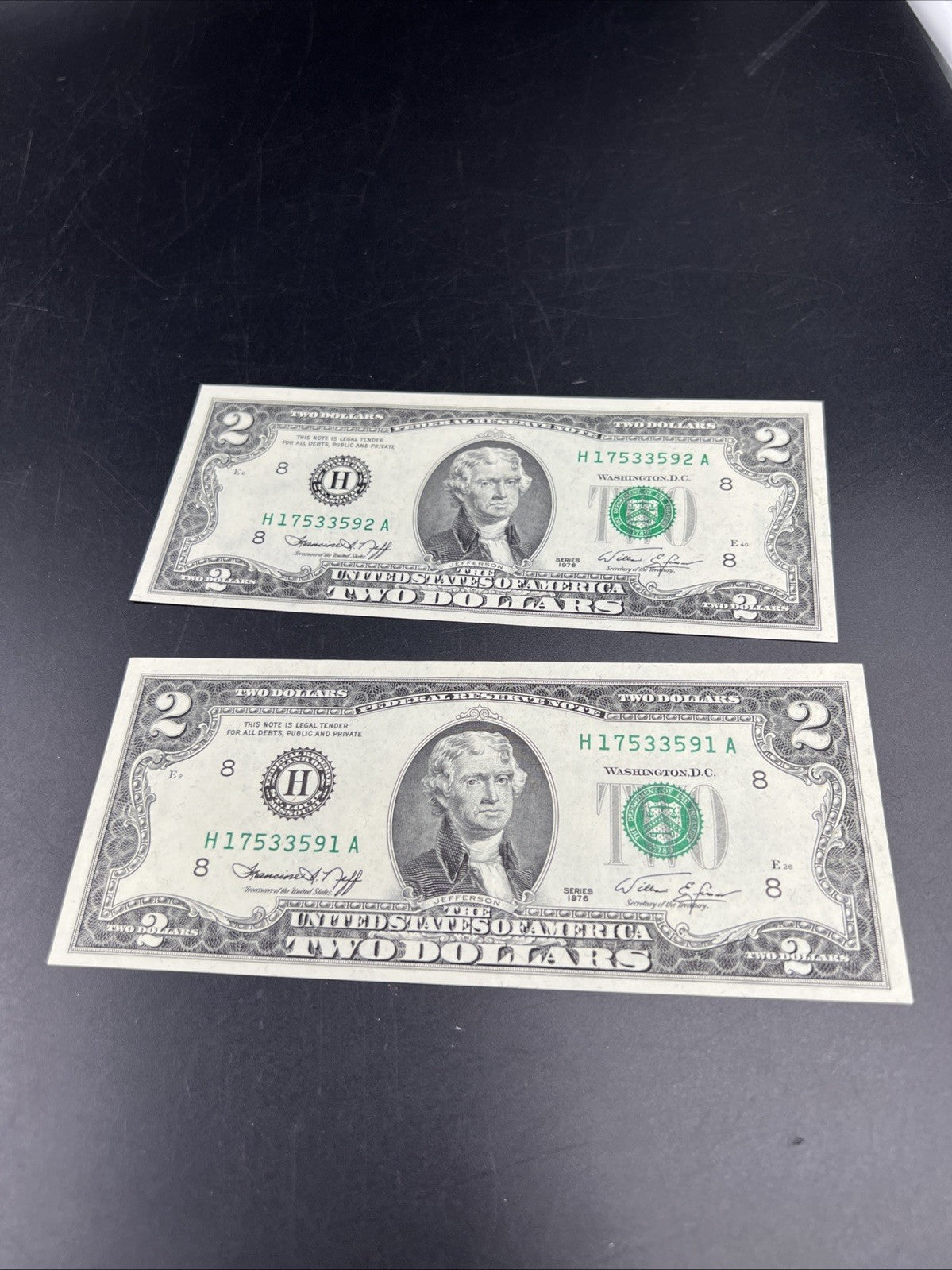 2 Consecutive 1976 $2 FRN Bicentennial Federal Reserve Notes CH VF / XF Circ #91