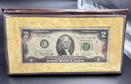 FDOI 1976 $2 FRN Federal Reserve Bicentennial Note April 13th leather display #7