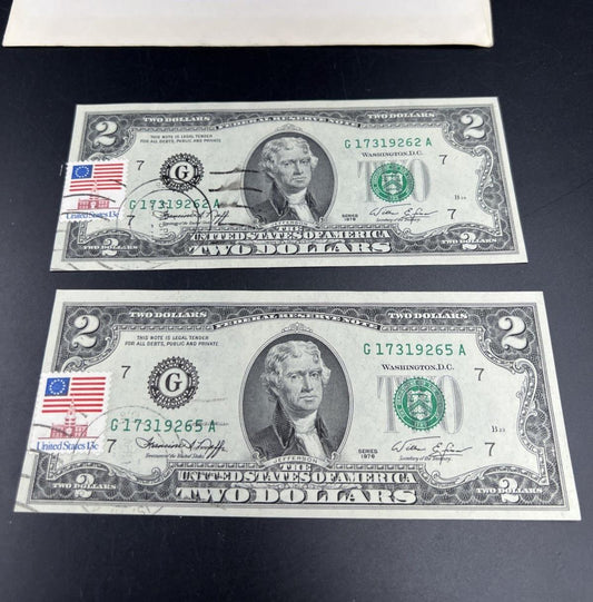 2 NoteLot Same Block Postal 1976 $2 Two Dollar Notes FRN District Chicago UNC #5