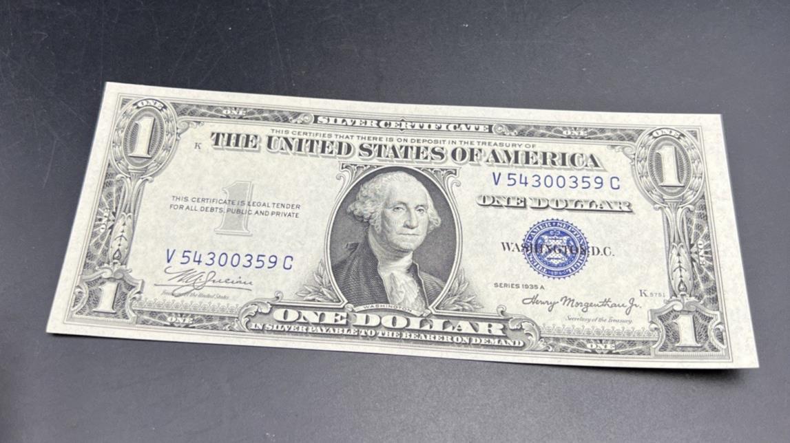 1935 A $1 One Dollar Silver Certificate Blue Seal CH UNC #359