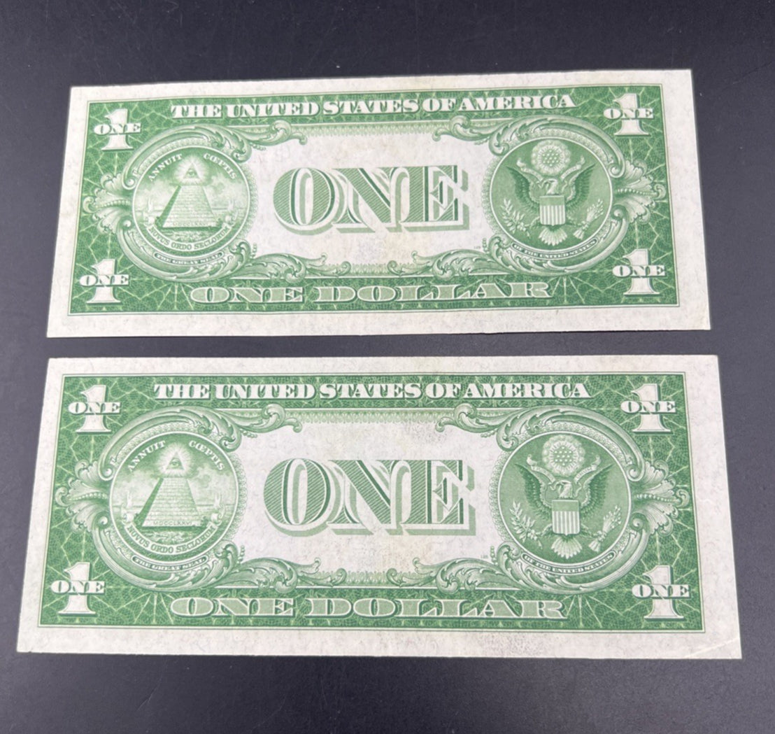 2 Consecutive 1935 $1 One Dollar Blue Seal Silver Certificates CH UNC #184
