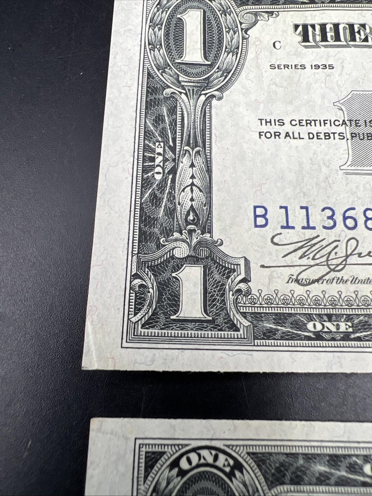 2 Consecutive 1935 $1 One Dollar Blue Seal Silver Certificates CH UNC #184