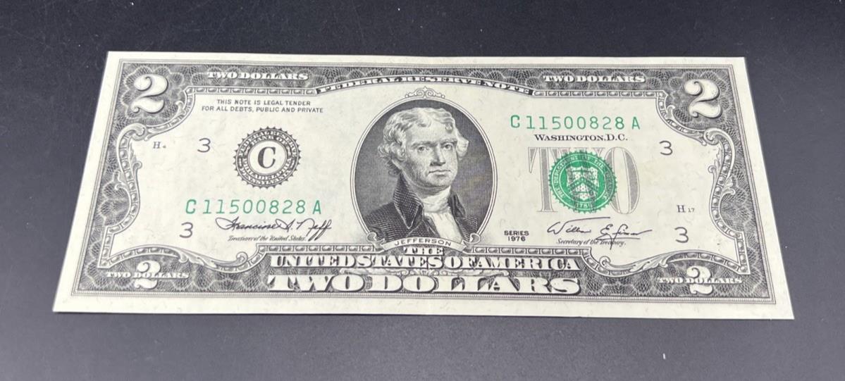 1976 $2 FRN Bicentennial Federal Reserve Note CH UNC #828
