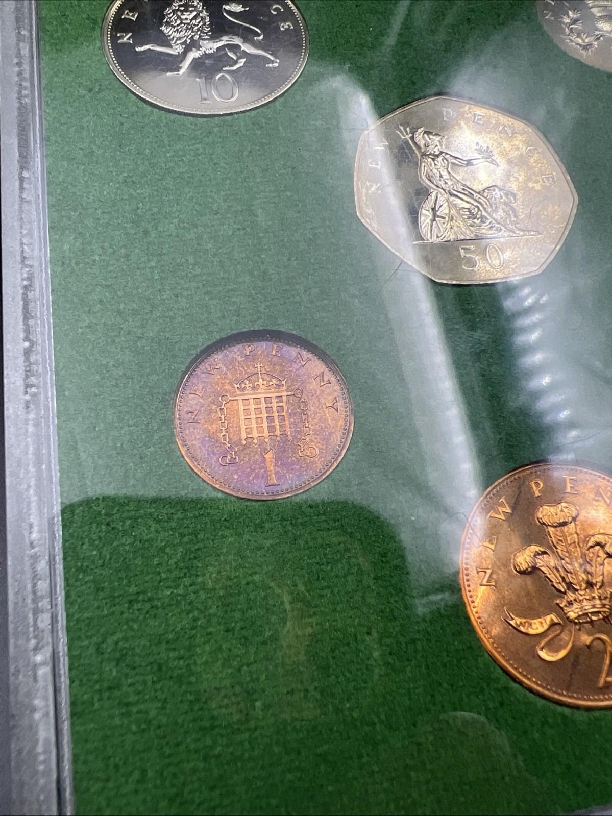 1975 Great Britain & Northern Ireland Proof Set Used Case no Box