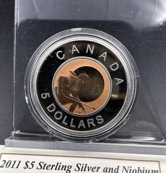 2011 Canada $5 Hunter's Moon Bimetallic Sterling Silver & Niobium Center coin