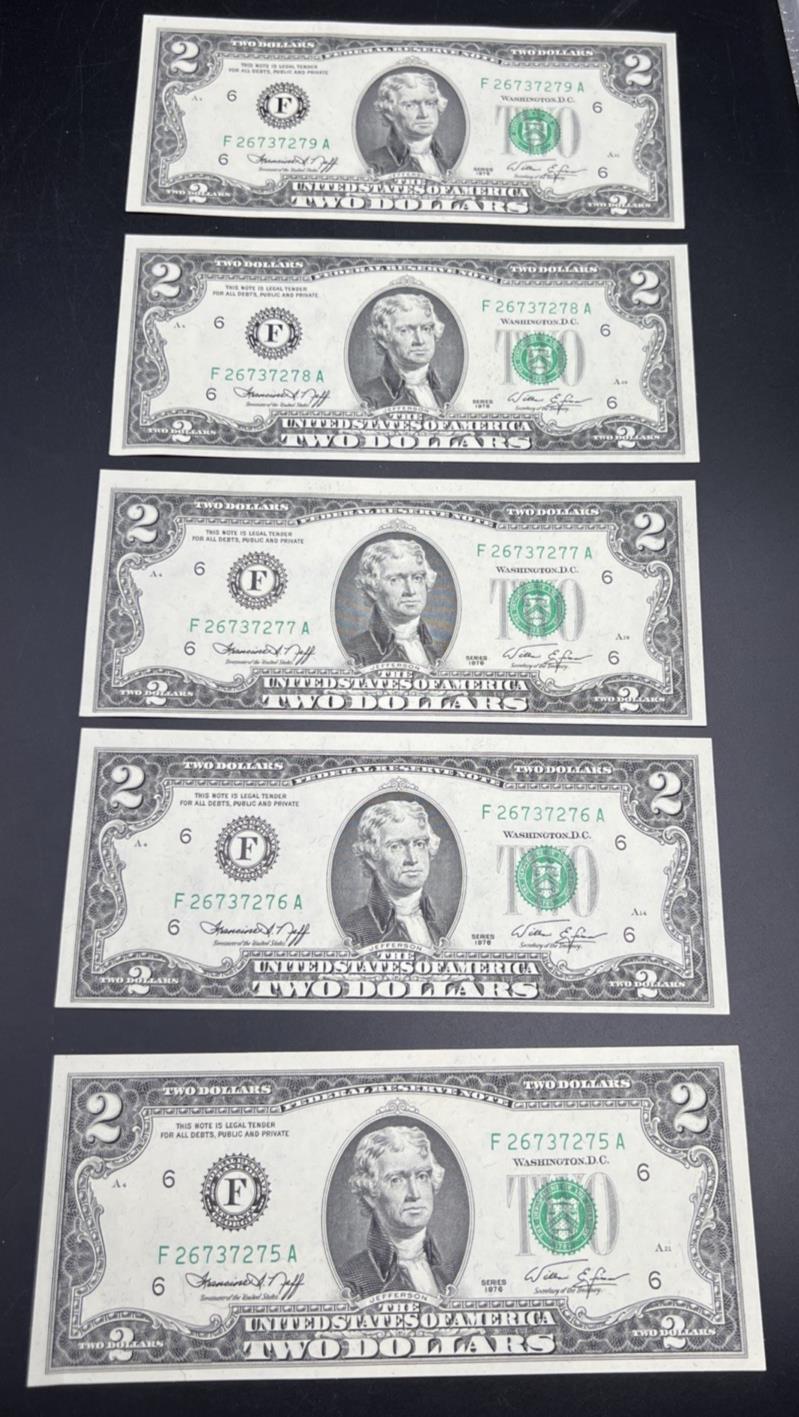 5 Consecutive 1976 $2 Two Dollar FRN Bicentennial Federal Reserve Notes CH UNC #