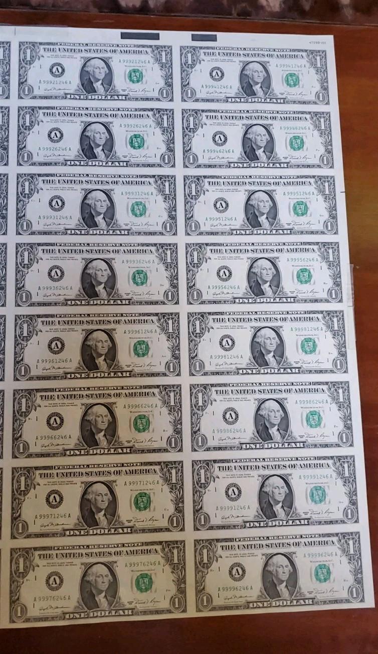 Uncut Currency Sheet of 32 Notes $1 Dollar Bills 1981 FRN Souvenir Sheet CH AU