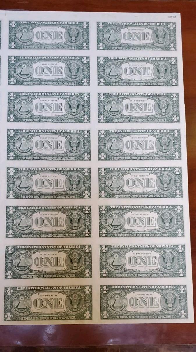 Uncut Currency Sheet of 32 Notes $1 Dollar Bills 1981 FRN Souvenir Sheet CH AU