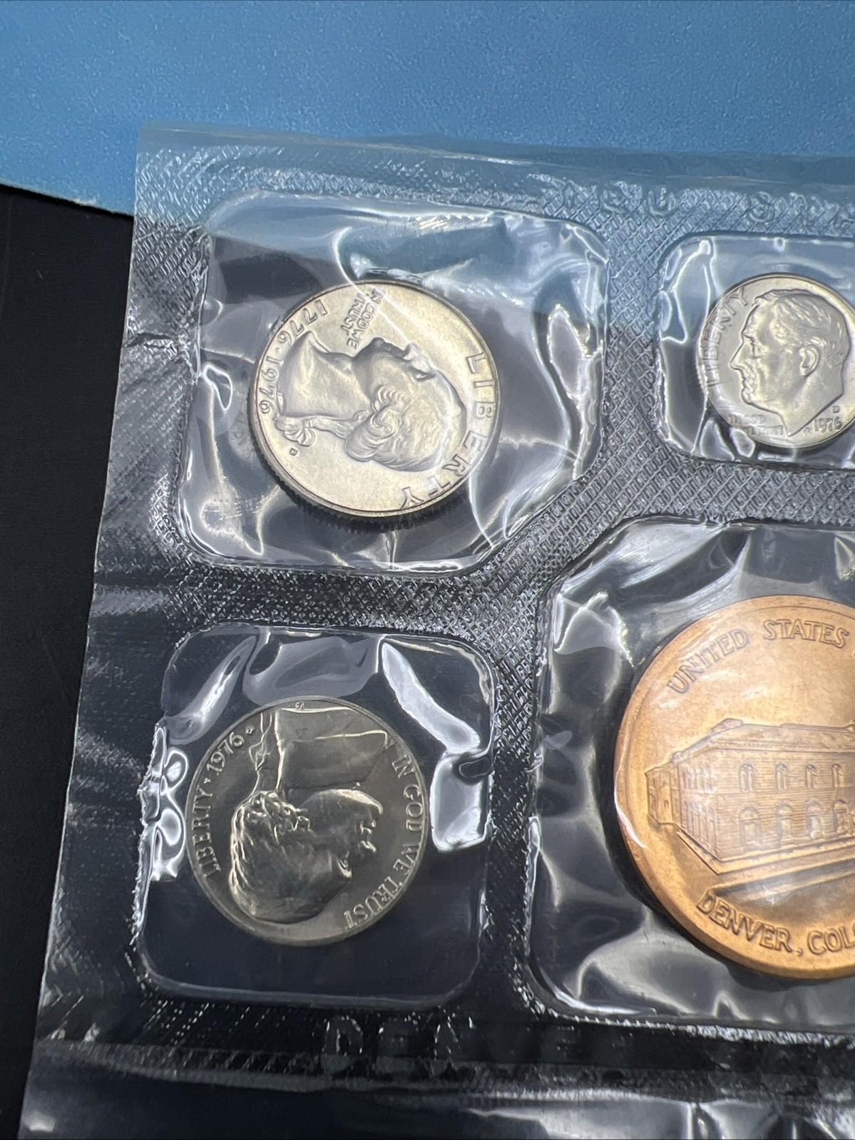 1976 D Denver Mint Bicentennial Souvenir Set BU Unc Coins & Medal W Envelope