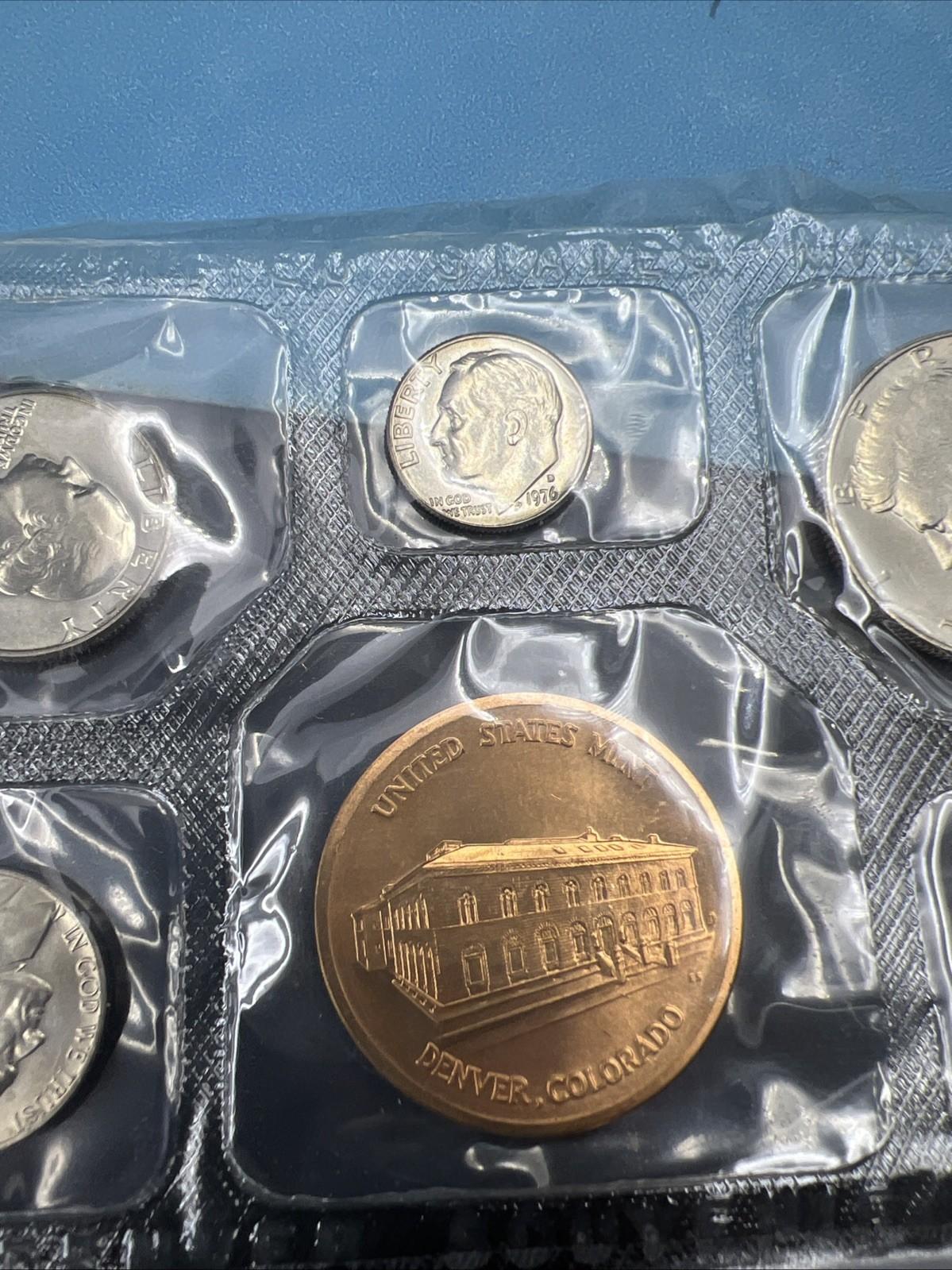 1976 D Denver Mint Bicentennial Souvenir Set BU Unc Coins & Medal W Envelope