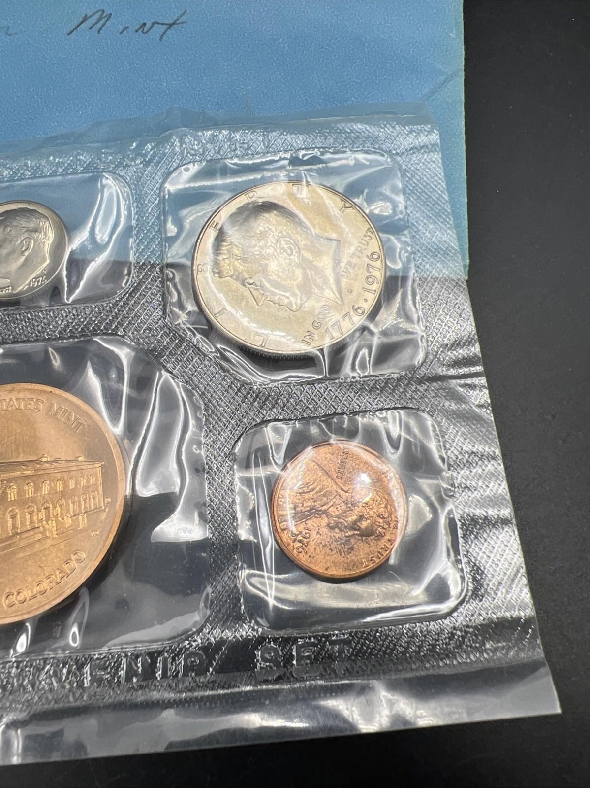 1976 D Denver Mint Bicentennial Souvenir Set BU Unc Coins & Medal W Envelope