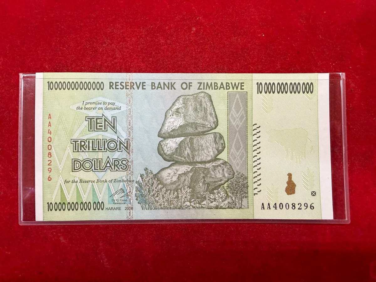 ZIMBABWE 10 TRILLION DOLLAR NOTE- UNCIRCULATED- US SELLER- PRICED TO SELL 🔥 *