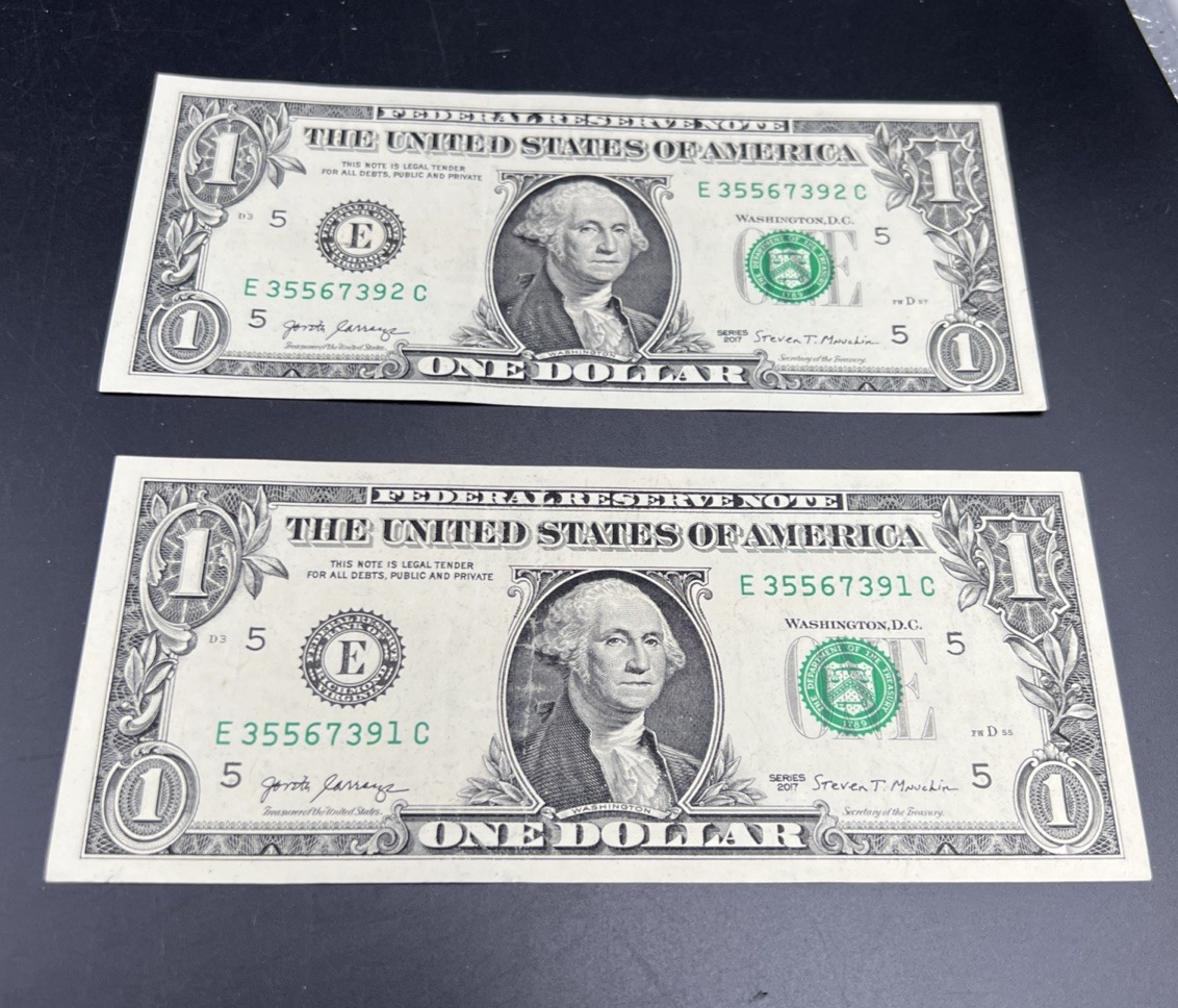 2 Consecutive 2017 $1 FRN Federal Reserve Notes Choice UNC #391