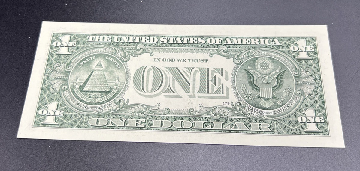2006 $1 FRN Federal Reserve Note Neat Serial #01018989