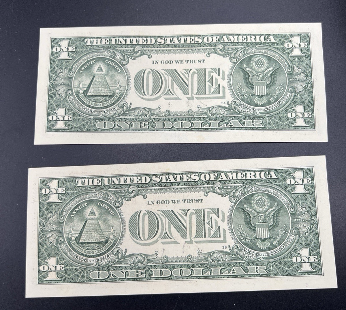 2 Consecutive 2017 $1 FRN Federal Reserve Notes Choice UNC #477