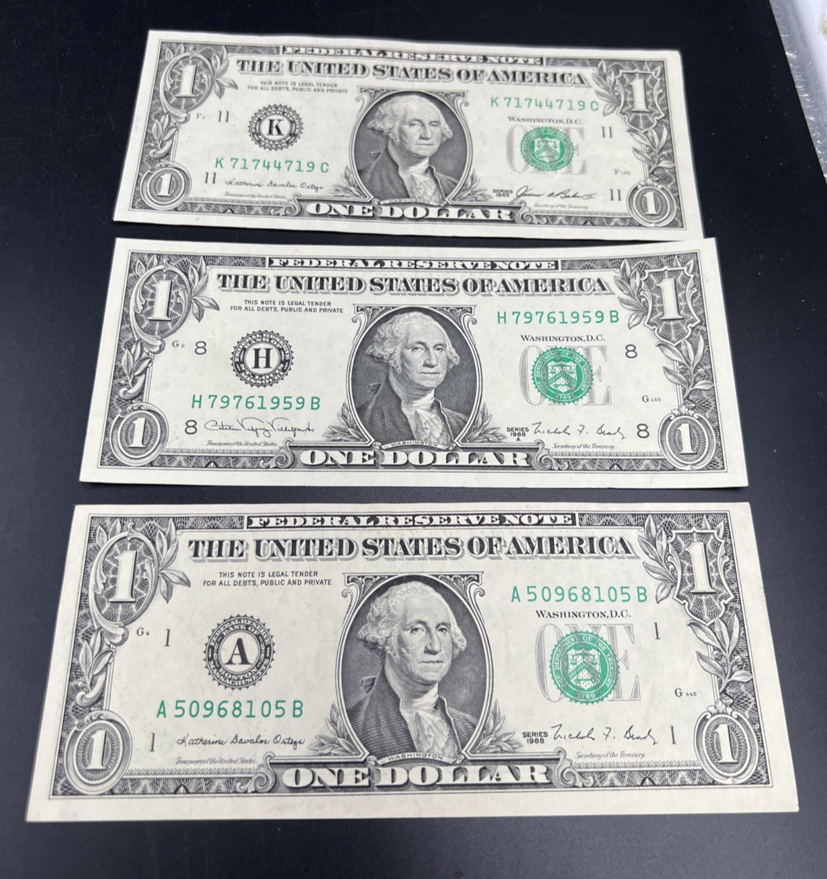 Lot of 3 XF EF 1988 $1 FRN Federal Reserve Notes #105