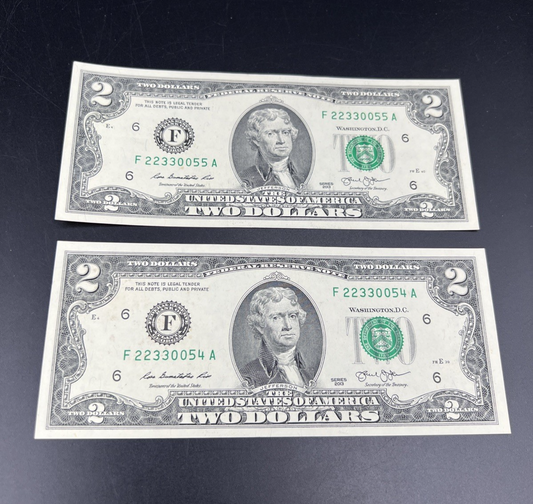 2 Consc 2013 $2 FRN CH AU Notes Repeat Serial #22330055 & #22330054