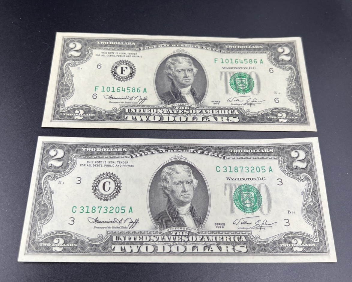 2 Note Lot Choice AU 1976 $2 FRN Bicentennial Federal Reserve Notes #205