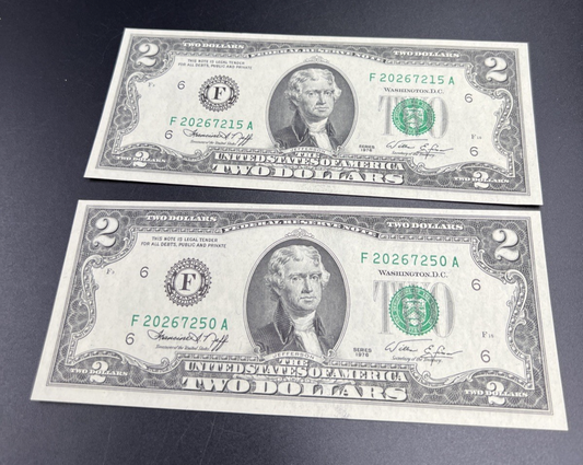 Lot of 2 1976 $2 Two Dollar Bicentennial FRN Federal Reserve Notes CH AU #50