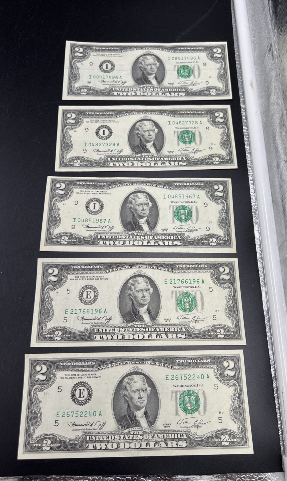 Lot of 5 1976 $2 FRN Bicentennial Notes VF + Circ #240 I & E Districts