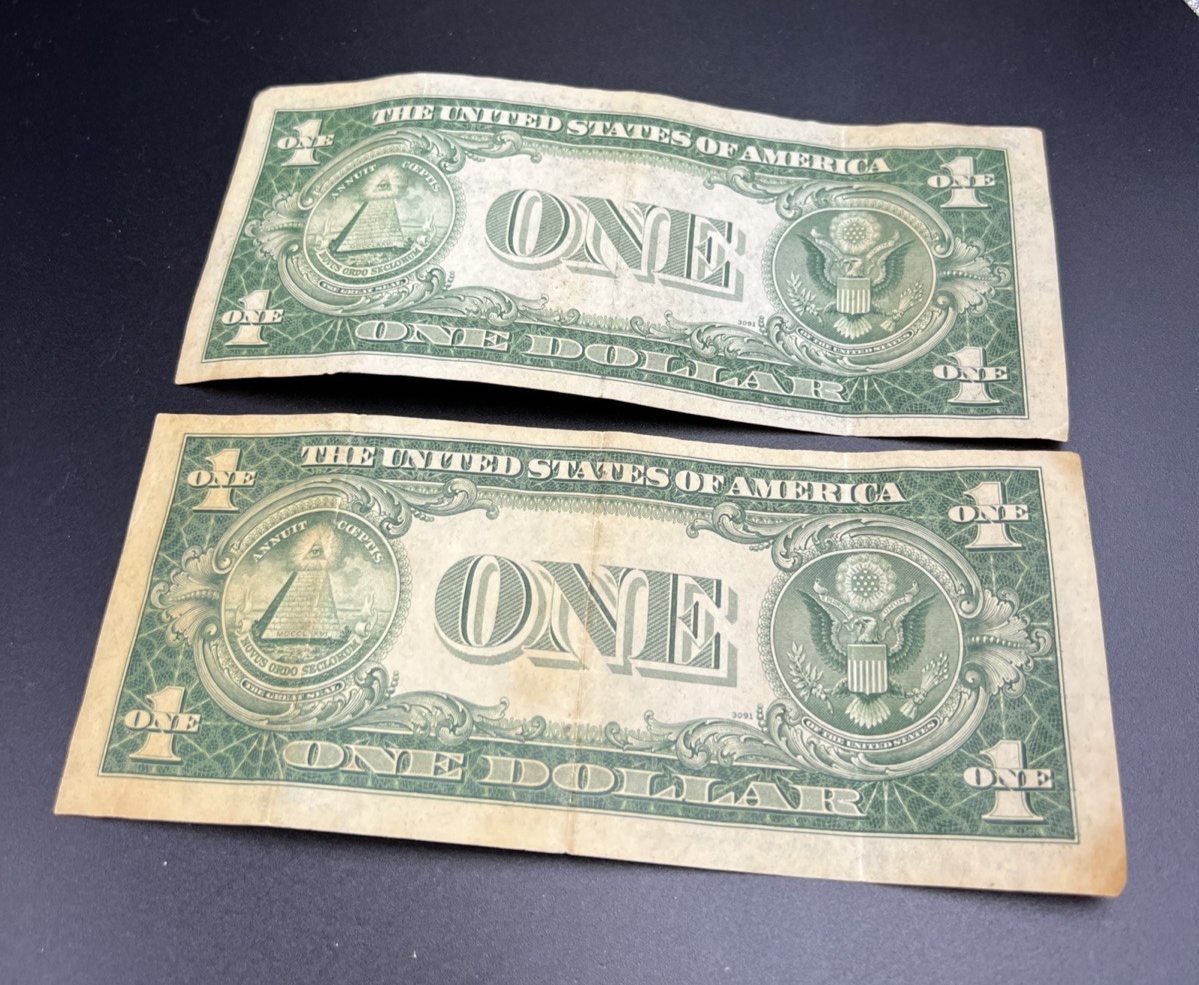 2 Consecutive 1935 A $1 One Dollar Silver Certificates Blue Seal Note F / VF #14