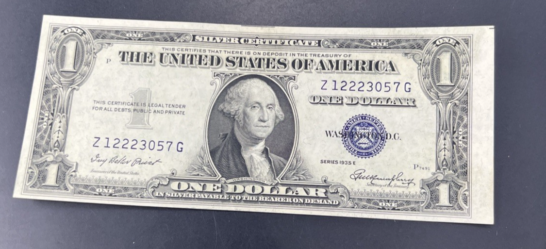 1935 E $1 One Dollar US Silver Certificate Blue Seal Choice AU About UNC #057