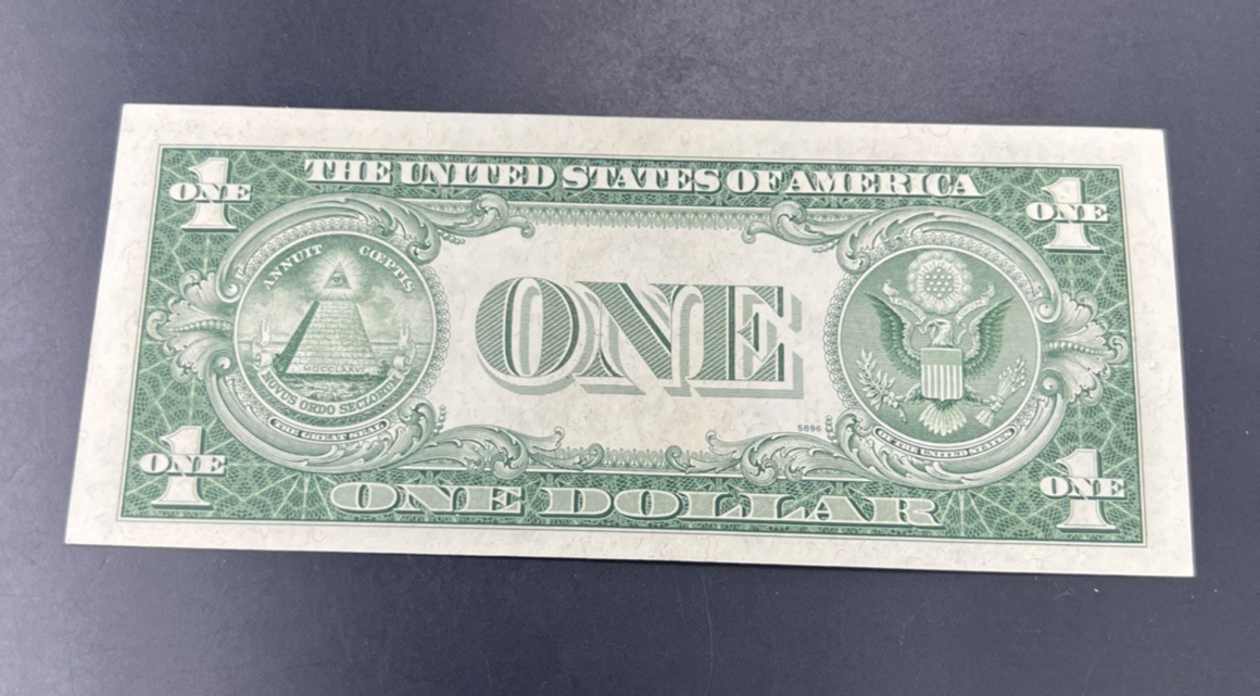 1935 E $1 One Dollar US Silver Certificate Blue Seal Choice UNC #408