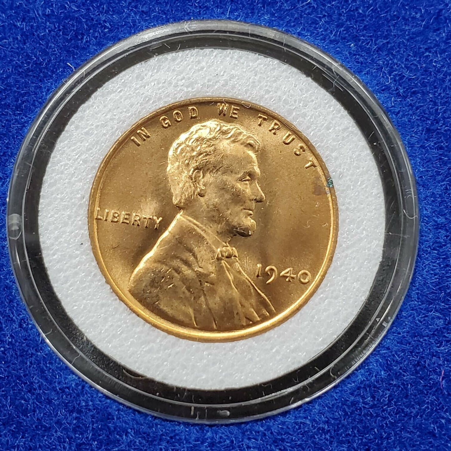 1940 p Lincoln Wheat Cent Penny Coin Gem BU Red in Capusle + Display