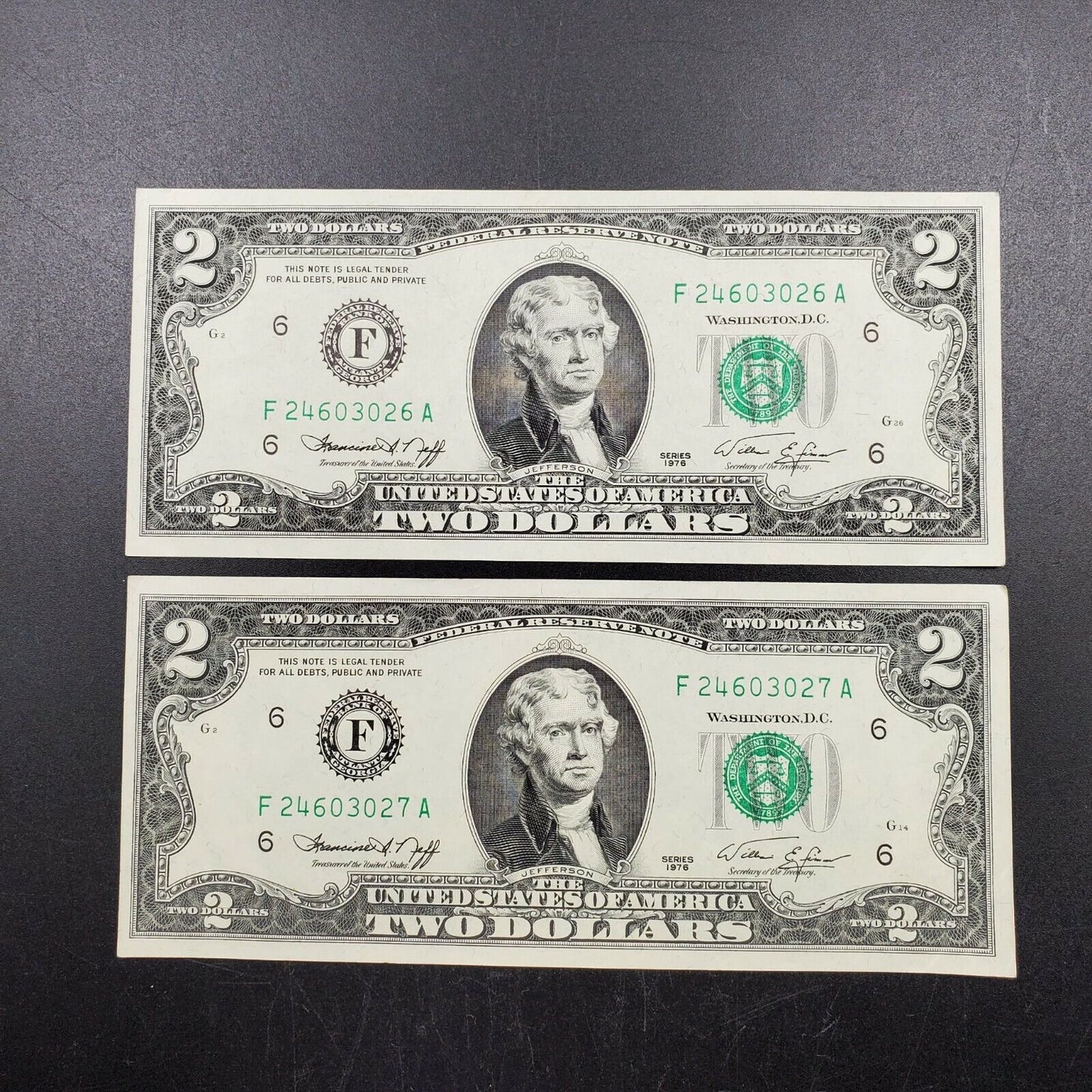2 CONSECUTIVE 1976 $2 FRN Federal Reserve NOTE Green Seal CH UNC BICENTENNIAL 4