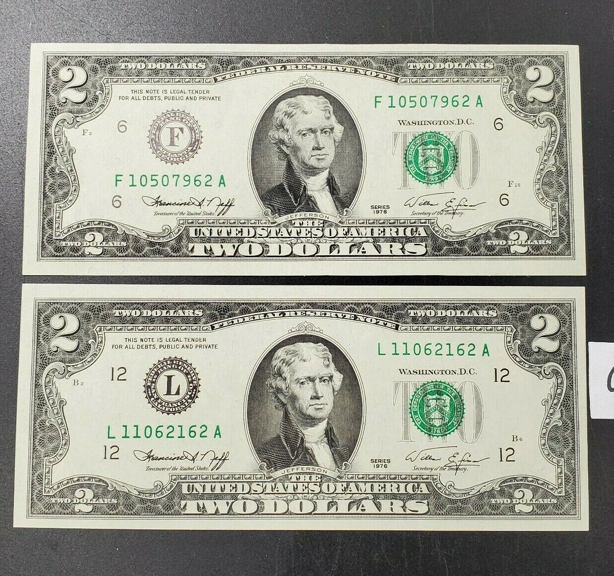 Lot of 2 1976 $2 FRN Federal Reserve Note Bicentennial CH UNC Note Different LTR