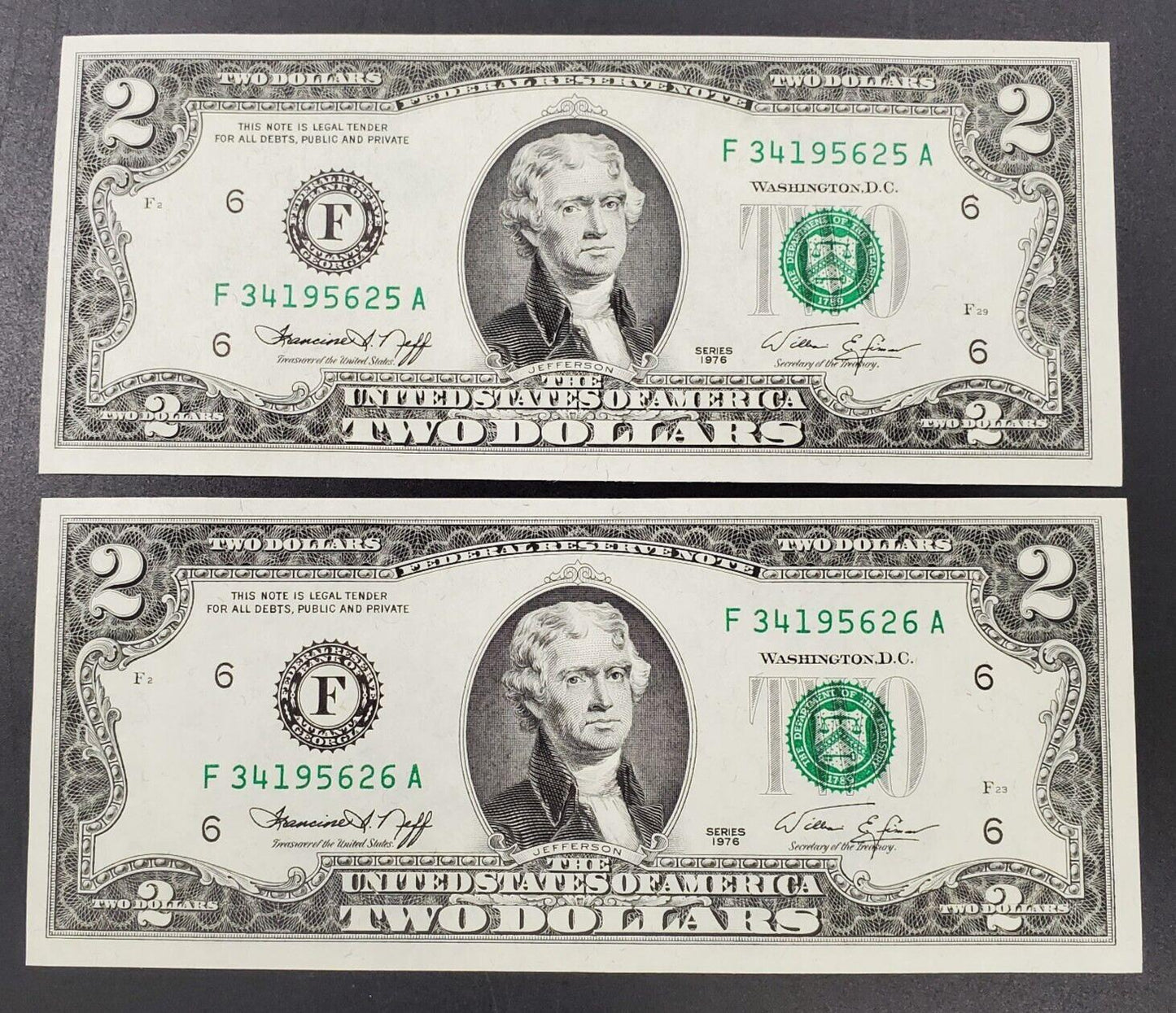 2 consecutive Note Lot 1976 $2 CH UNC Bicentennial Bill Federal Reserve #B