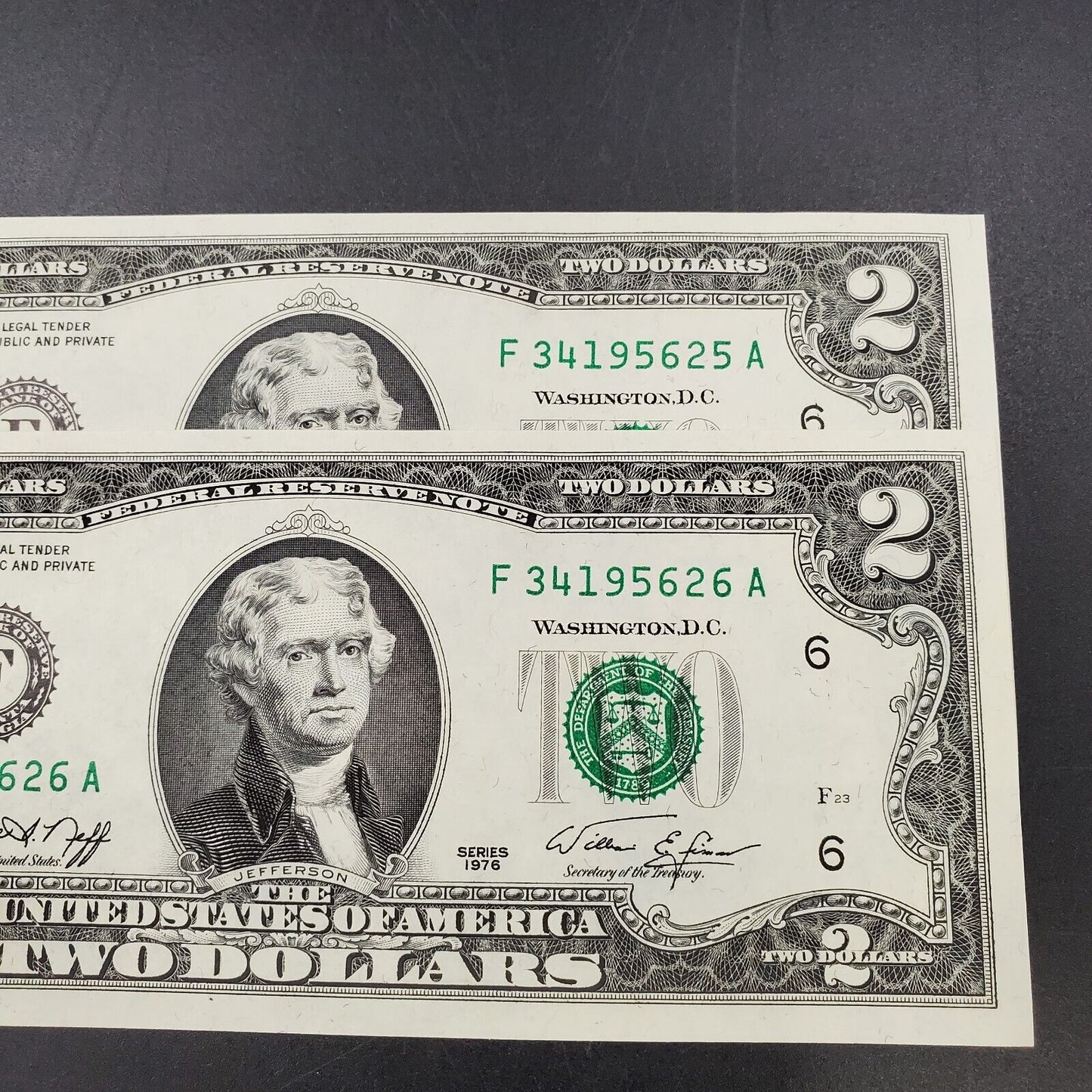 2 consecutive Note Lot 1976 $2 CH UNC Bicentennial Bill Federal Reserve #B